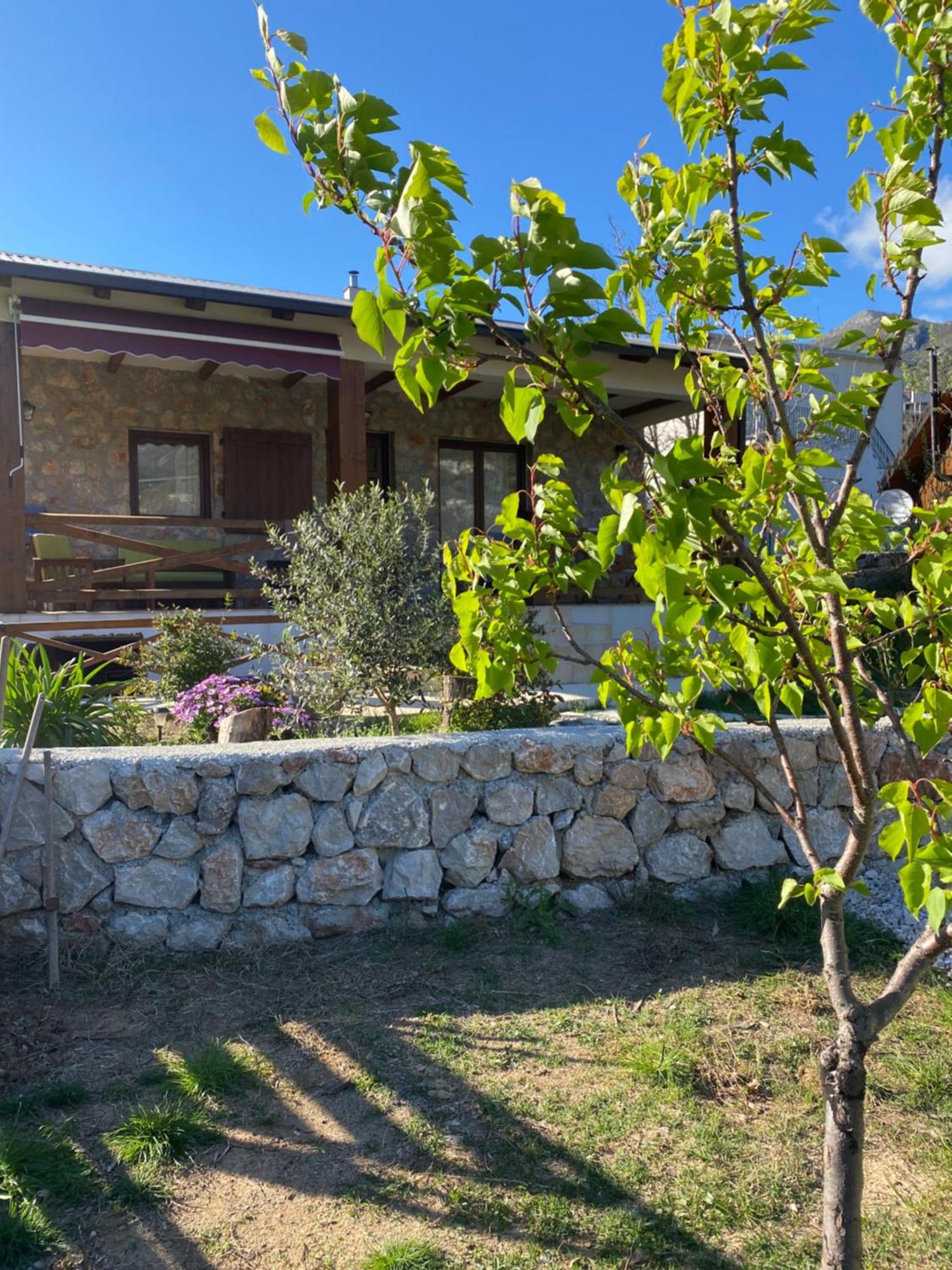 Guest House Mare Bar Exterior photo